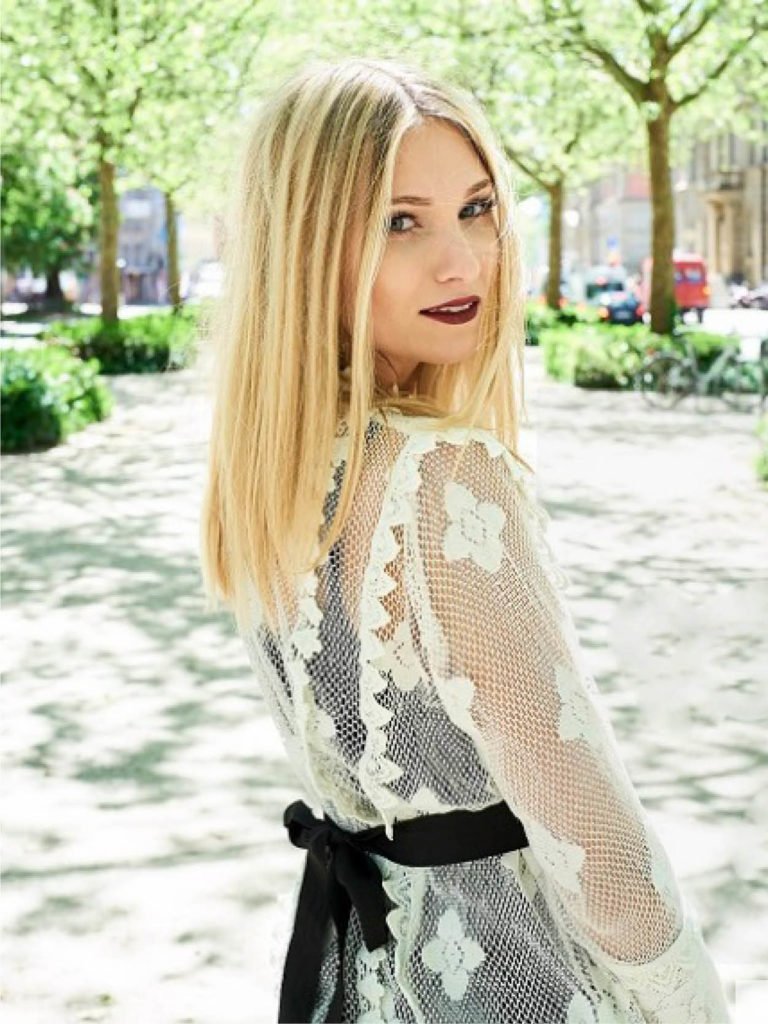 Carolin Niemczyk mit Extensions