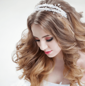 Locken Frisur mit Extensions für Hochzeit
