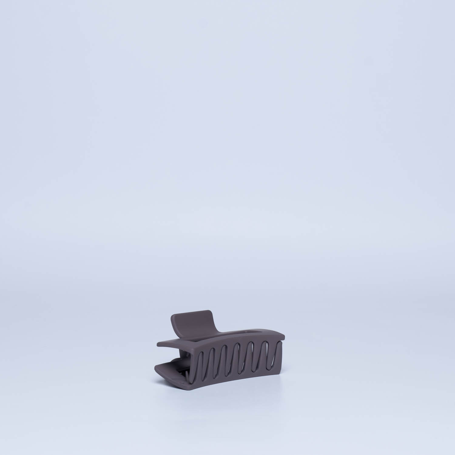 dunkles grau-braun