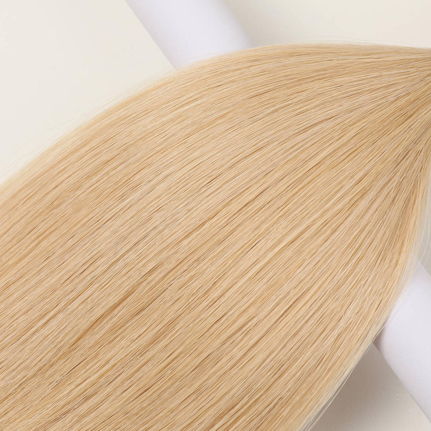399 Aschblond